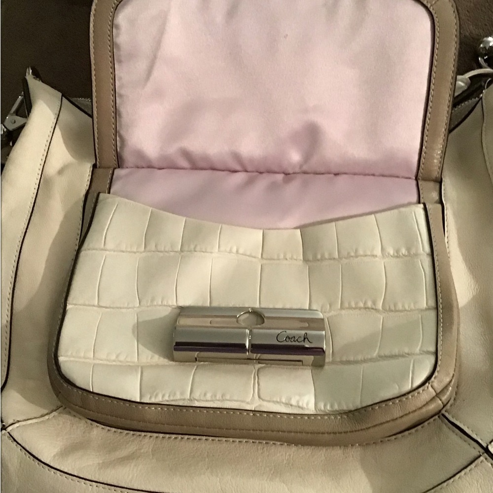 Coach Kristin Spectator Ivory Leather Hobo Bag L1020-16803 - Picture 5 of 10